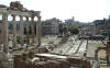 Das Forum - der Markt und versammlungsplatz der Römer in der Zeit der Republik. Danach wird der Platz zu klein und die kaiser bauen neue Foren.