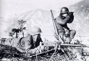 Photo:  Korea 1951, 7th U.S. Infantry Division (Courtesy of Arms and Armour Press, At War in Korea from a U.S Army Photo)